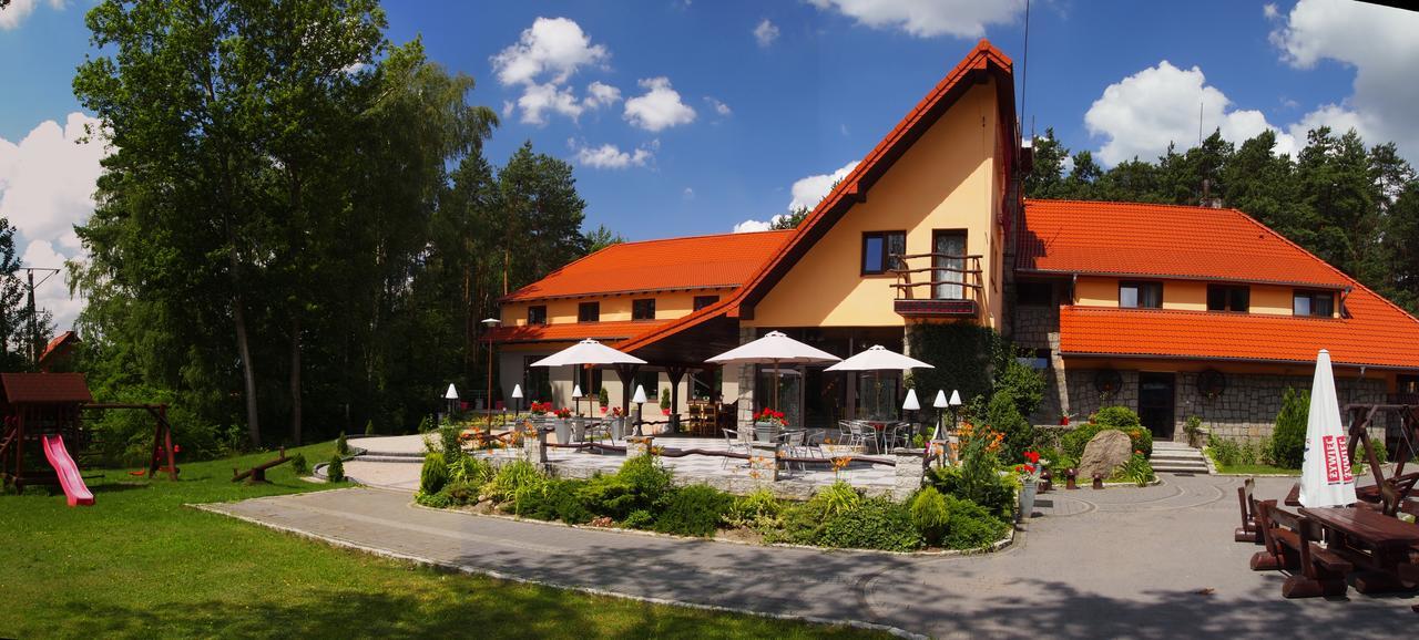 Zajazd Siodlo Hotel&Restauracja Kobyla Góra Exterior foto